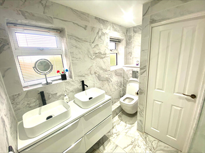 2 Bedroom Apartment To Rent In Hawthorn Road, Sudbury, CO10