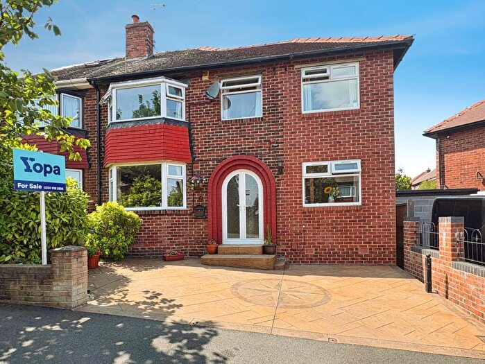4 Bedroom Semi-Detached House For Sale In Richworth Road, Sheffield, S13