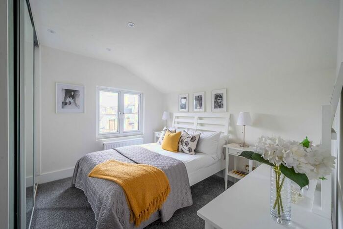 1 Bedroom Flat To Rent In Lower Richmond Road, West Putney, London, SW15