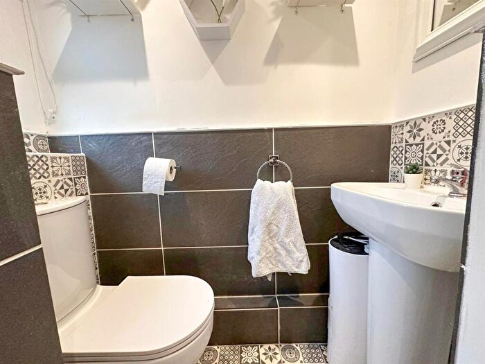 3 Bedroom Terraced House For Sale In Daisy Hill, Silsden, BD20