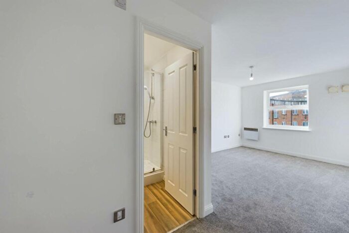 2 Bedroom Apartment For Sale In The Spires, Town Centre, HP2