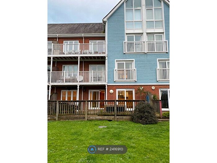 2 Bedroom Flat To Rent In Perch Close, Larkfield, Aylesford, ME20