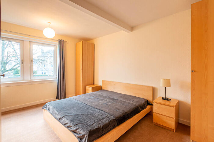 2 Bedroom Flat To Rent In L Boswall Terrace, Edinburgh, EH5