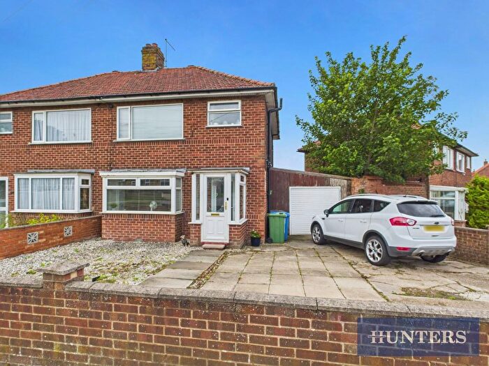 3 Bedroom Semi-detached House For Sale In Marton Road, Bridlington, YO16