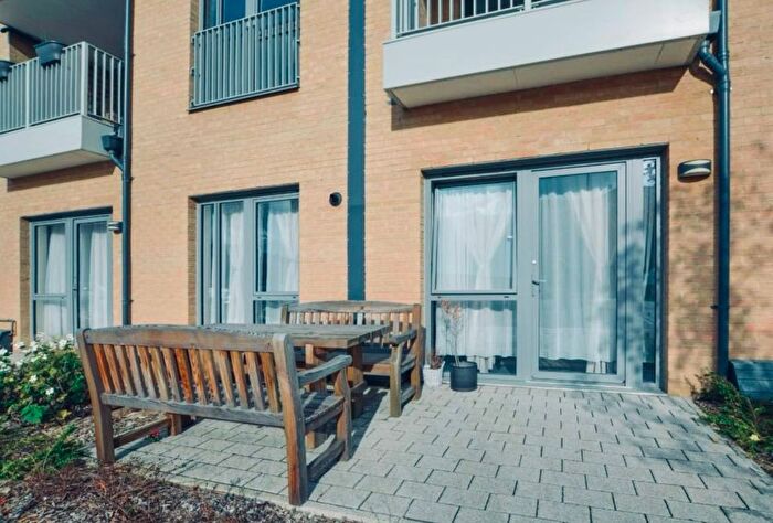 2 Bedroom Flat To Rent In Berwick Place, Trumpington, Cambridge, CB2