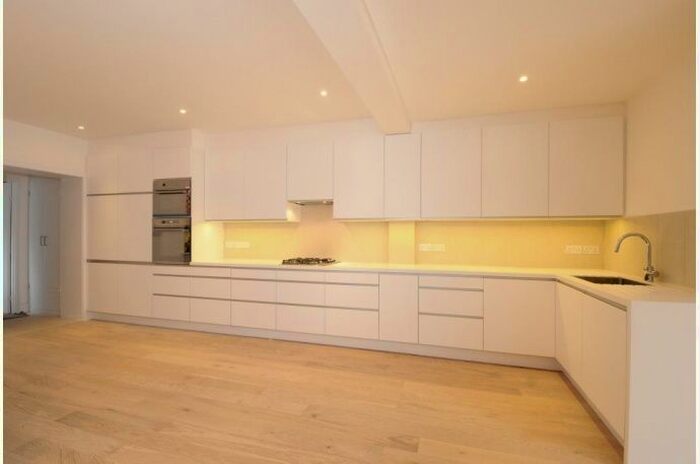 5 Bedroom Flat To Rent In Oval Road, Regents Park, NW1