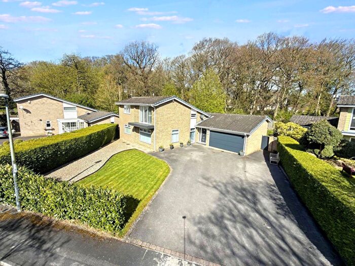 4 Bedroom Detached House For Sale In Lorimers Close, Peterlee, SR8