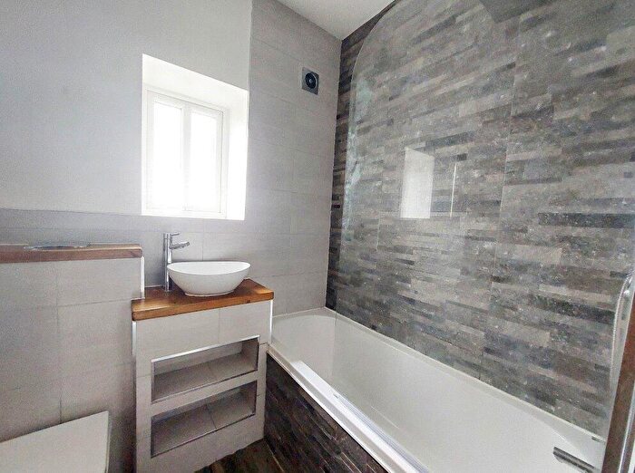 2 Bedroom End Of Terrace House To Rent In Unity Terrace, New Kyo, Stanley, DH9