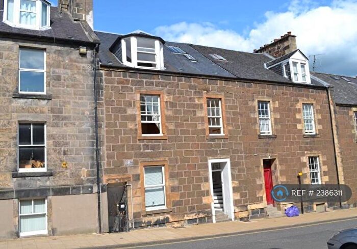 4 Bedroom Flat To Rent In Queen Street, Stirling, FK8