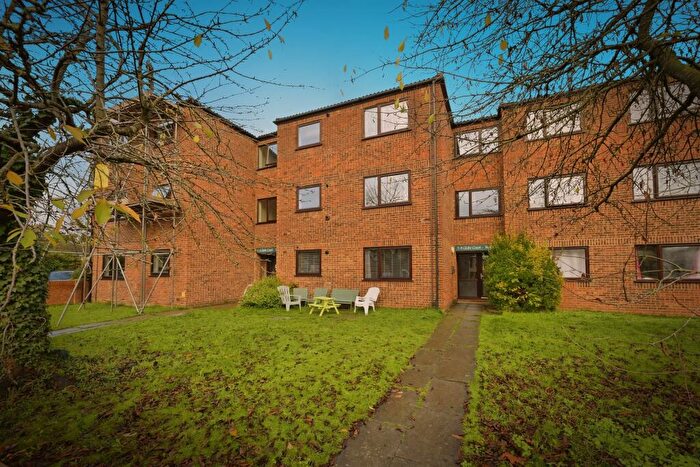 2 Bedroom Flat For Sale In Church Lane, Broxbourne, EN10