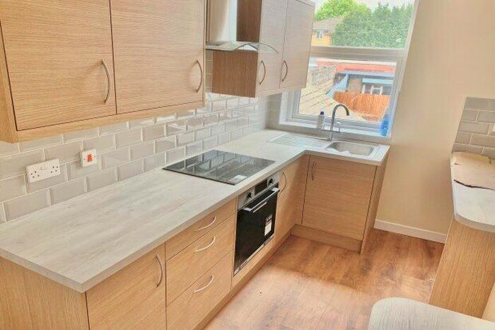3 Bedroom Flat To Rent In High Street, Walsall, WS3