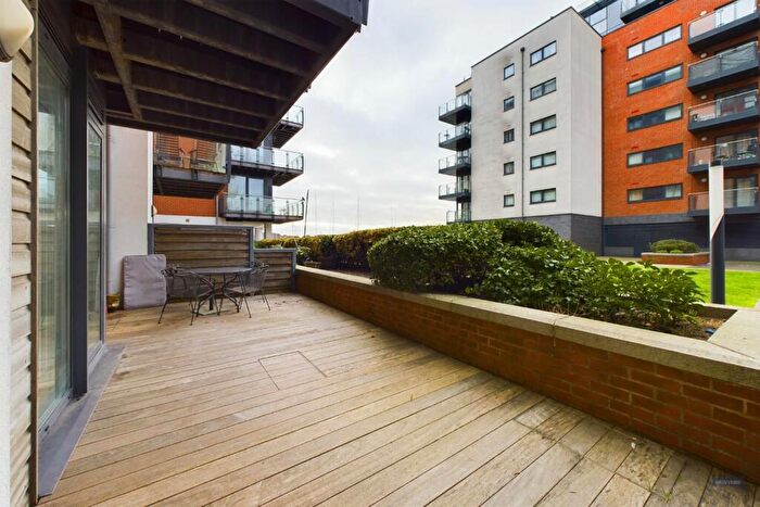 2 Bedroom Apartment For Sale In Sirocco, Channel Way, Southampton, SO14