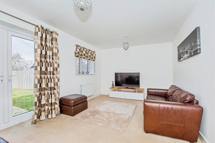 3 Bedroom Semi-Detached House For Sale In Brewton Drive, Deeping St. James, Peterborough, PE6