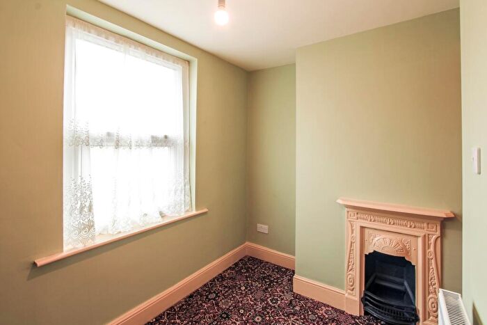 3 Bedroom End Of Terrace House For Sale In Manor Road, Yeovil, BA20