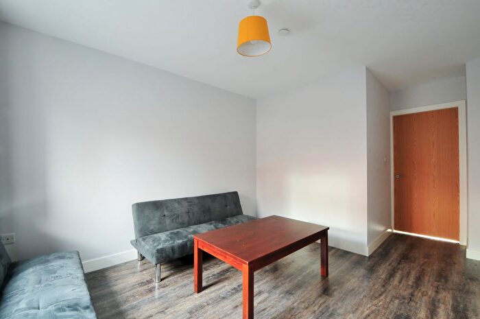 4 Bedroom Town House To Rent In Moss Lane East, Manchester, M16