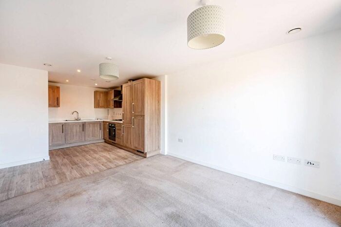 1 Bedroom Flat For Sale In Austen House, Guildford, GU1