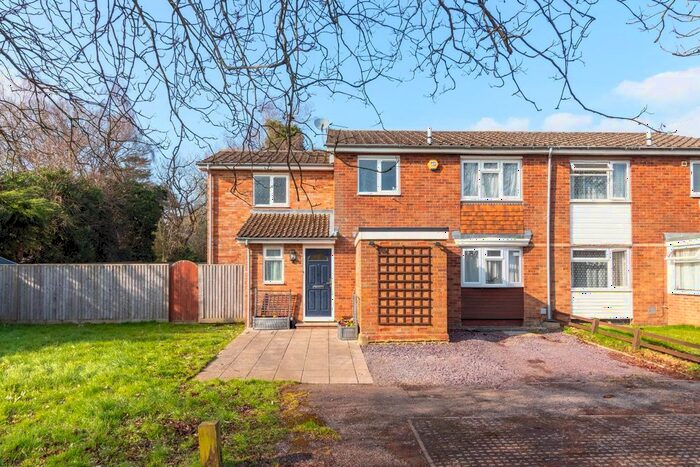4 Bedroom Semi-Detached House For Sale In Pollywick Road, Wigginton, Tring, HP23