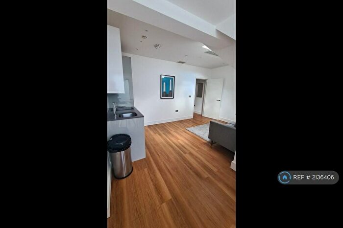 1 Bedroom Penthouse To Rent In Atria House, Slough Berkshire, SL1