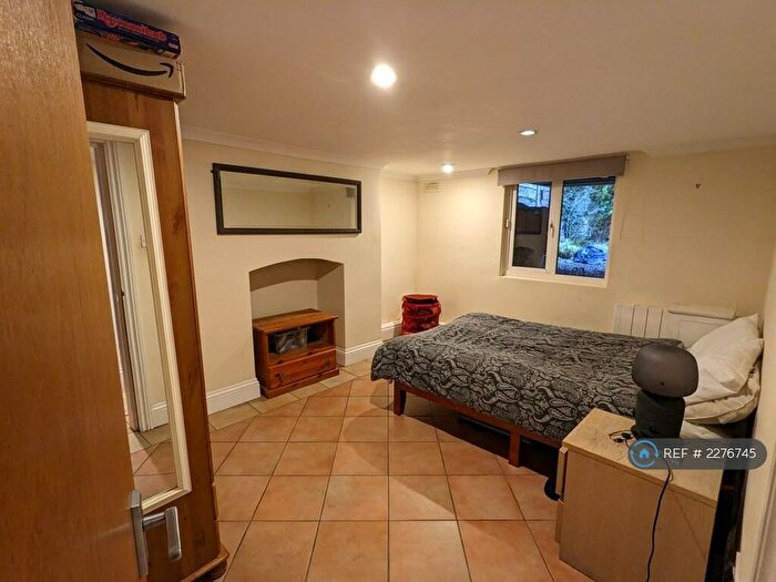 1 Bedroom Flat To Rent In Whitelow Road, Manchester, M21