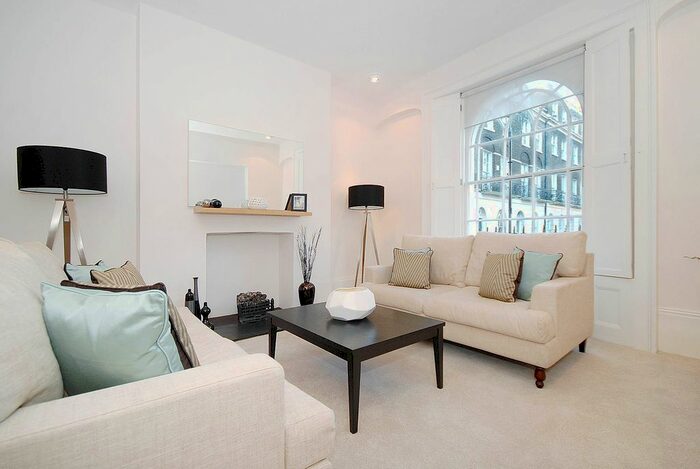 2 Bedroom Flat To Rent In Canonbury Square, Canonbury, N1
