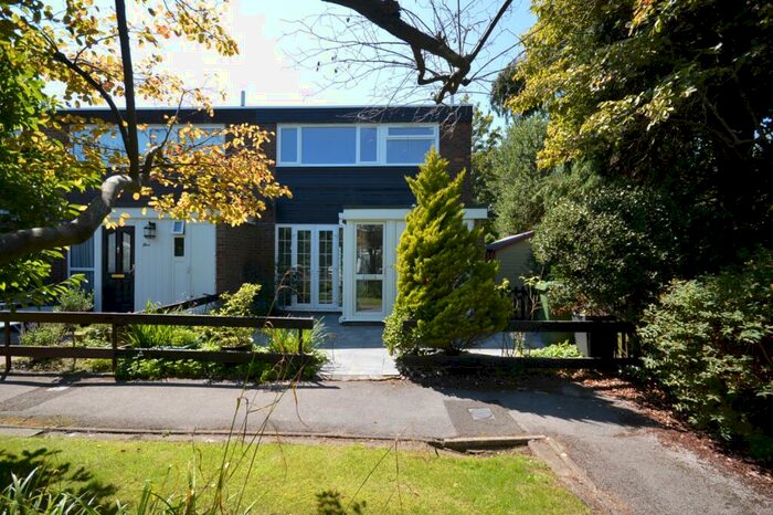 3 Bedroom End Of Terrace House To Rent In Tylers Close, Lymington, Hampshire, SO41