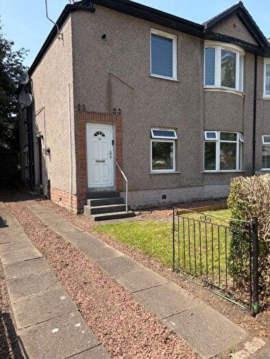 3 Bedroom Flat To Rent In Tannadice Avenue, Glasgow, G52