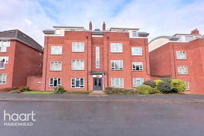 1 Bedroom Flat For Sale In Courtlands, Maidenhead, SL6