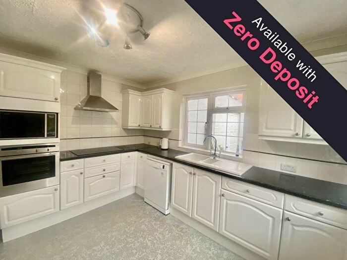 3 Bedroom House To Rent In Bursledon Road, Hedge End, Southampton, SO30