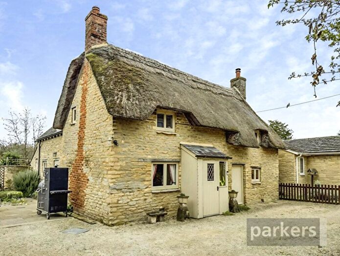4 Bedroom Cottage For Sale In Rosemary Lane, Bampton, Oxfordshire, OX18