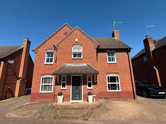 4 Bedroom Detached House For Sale In Wake Way, Grange Park, NN4