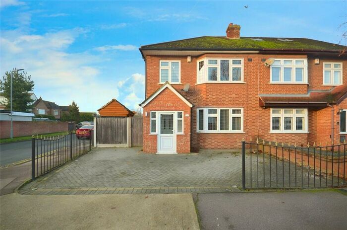 3 Bedroom Semi-Detached House To Rent In Maclennan Avenue, Rainham, Essex, RM13