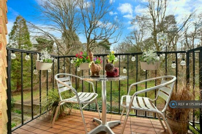 2 Bedroom Maisonette To Rent In Newton Court, Haywards Heath, RH16