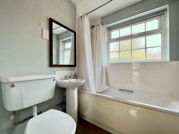 2 Bedroom Detached House To Rent In Marlborough Avenue, Hessle, HU13