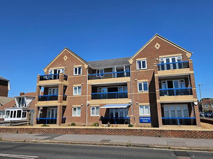 4 Bedroom Duplex For Sale In Marine Parade West, Lee-On-The-Solent, PO13