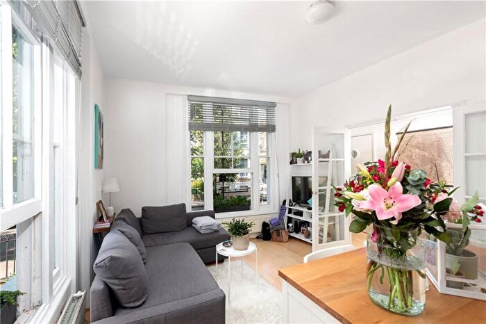 2 Bedroom Flat To Rent In Oakley Road, De Beauvoir, N1