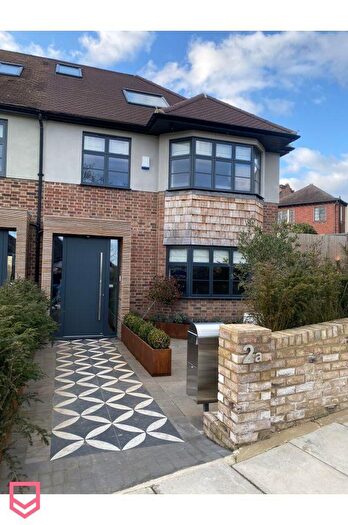 4 Bedroom End Of Terrace House To Rent In A Radlet Avenue, London, SE26