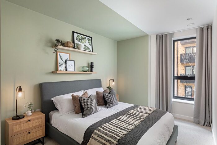 1 Bedroom Flat For Sale In Middle Road, London, W7