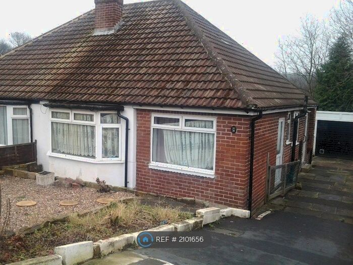 2 Bedroom Bungalow To Rent In Newlay Wood Crescent, Leeds, LS18