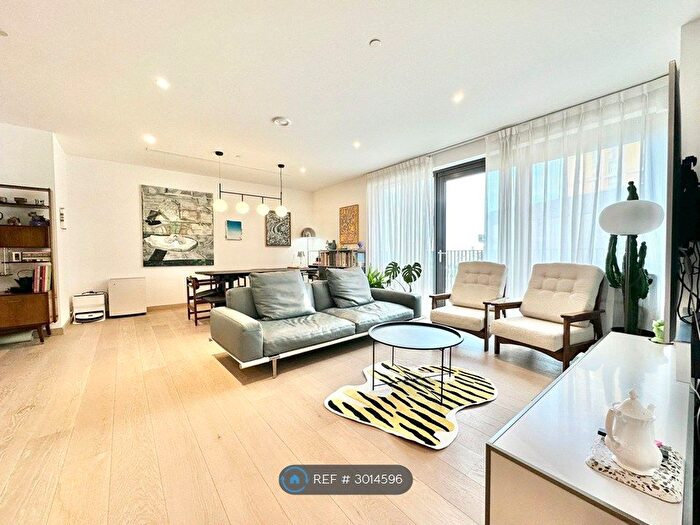 2 Bedroom Flat To Rent In Legacy Building, London, SW11