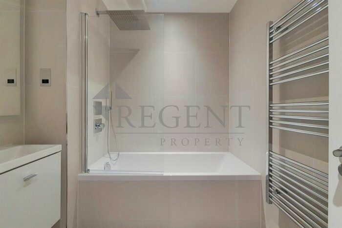 2 Bedroom Flat To Rent In Boulevard Apartments, Ufford Street, SE1