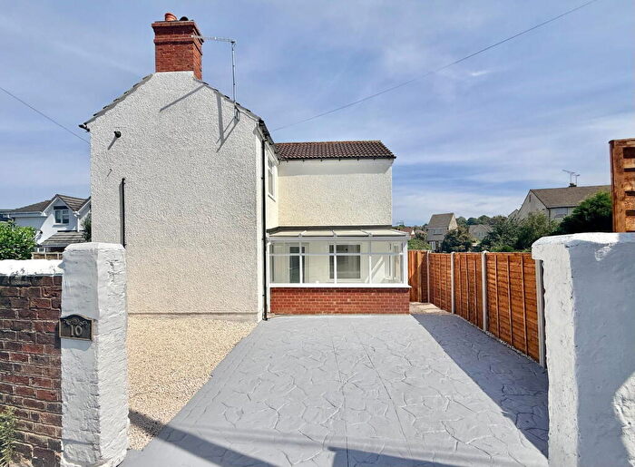 3 Bedroom Detached House For Sale In Straits Road, Gornal Wood, DY3