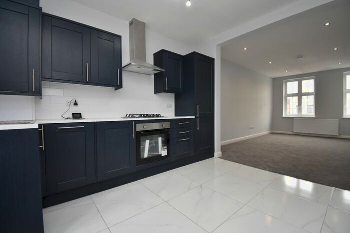 3 Bedroom Maisonette To Rent In Blackfen Parade, Blackfen Road, Blackfen, Sidcup, DA15