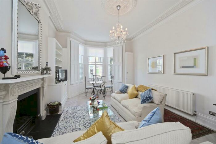 2 Bedroom Apartment To Rent In Cathcart Road, Chelsea, London, SW10