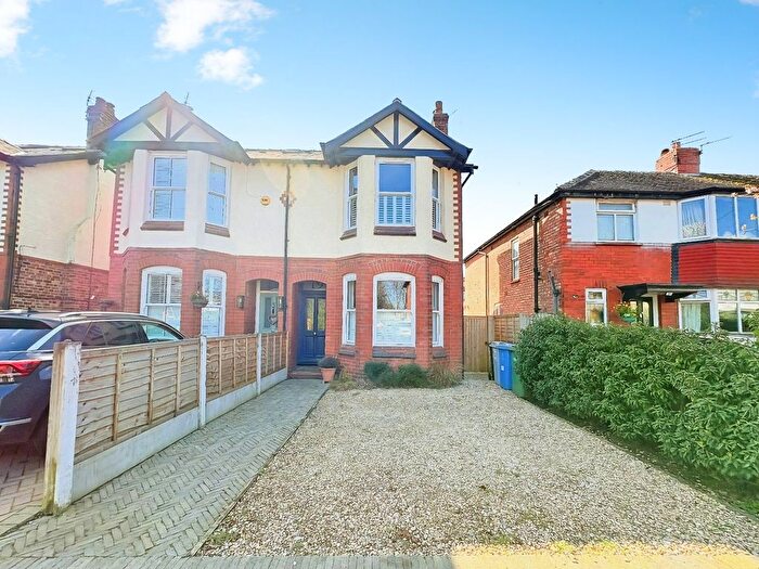 4 Bedroom Semi Detached House To Rent In Ellesmere Road, Altrincham, Greater Manchester, WA14