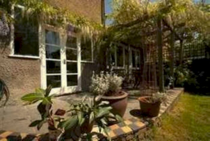 4 Bedroom Semi-Detached House To Rent In Church Road, London W7