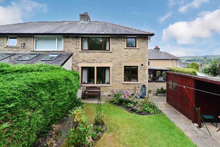 3 Bedroom Semi-Detached House For Sale In Primrose Drive, Bingley, West Yorkshire, BD16