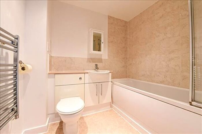 1 Bedroom Flat To Rent In Bassett House, Wimbledon, SW19