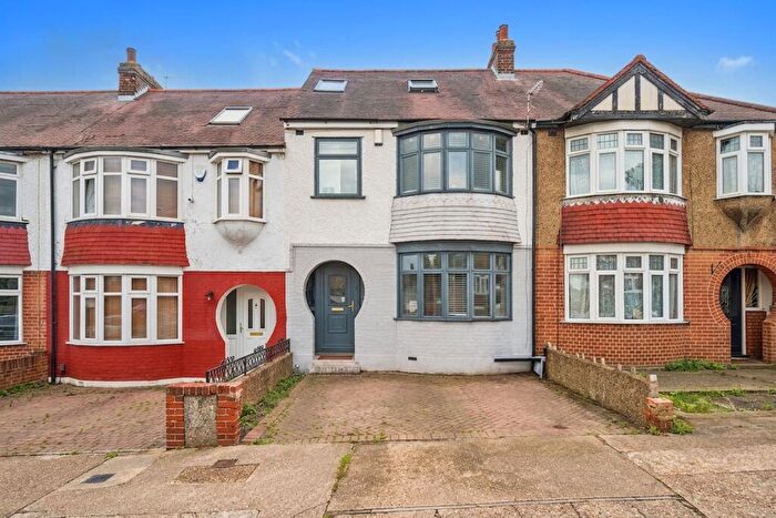 5 Bedroom Terraced House For Sale In Wilson Avenue, Rochester, Kent., ME1