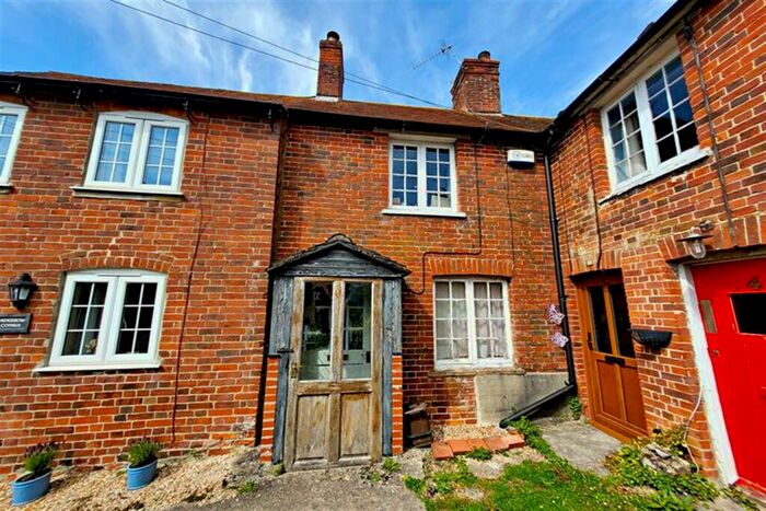 1 Bedroom Terraced House For Sale In Shroton / Iwerne Courtney, DT11