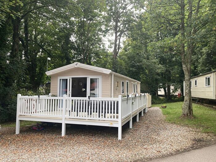 2 Bedroom Mobile/park Home For Sale In St. Minver, Wadebridge, PL27